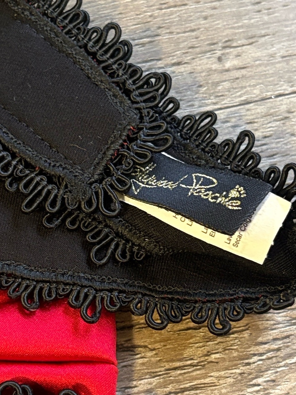 Y2K Shirley’s of Hollywood Poochie Red & Black Lace Dog Harness w Oversized Bow - Picture 3 of 5